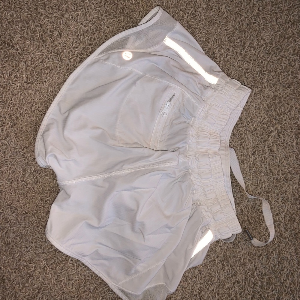 WHITE HOTTY HOTS SIZE 2